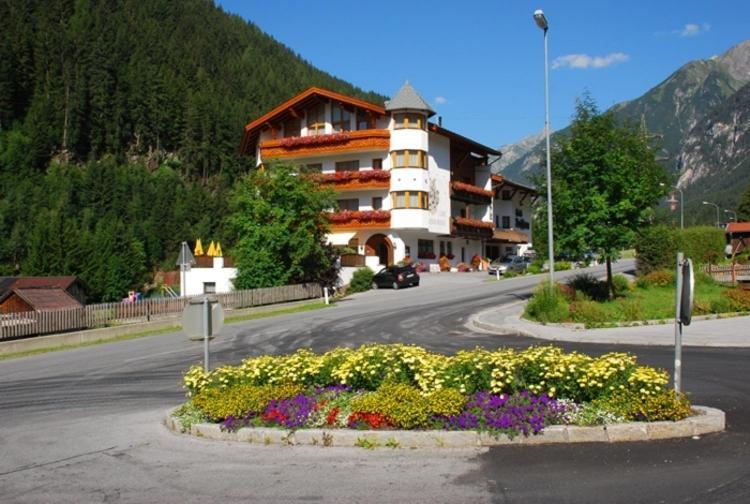 Hotel Troschana Флірш Екстер'єр фото