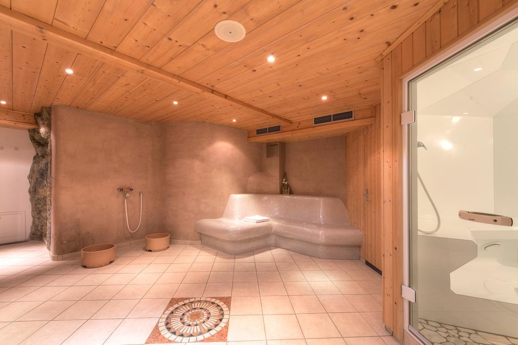 Hotel Troschana Флірш Екстер'єр фото